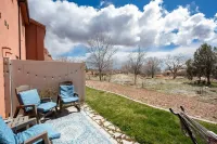 Tranquility Trails♡Hiking Poles♡Pool&Hot Tub♡Comfy King Bed♡90+ Amenities!