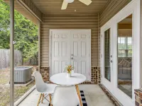 Lovely Town-home in Pensacola - Hotels in Ensley