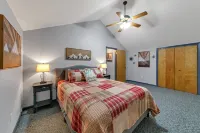 Lake View of Fontana Lake close to Great Smoky Mountains and Tail of the Dragon