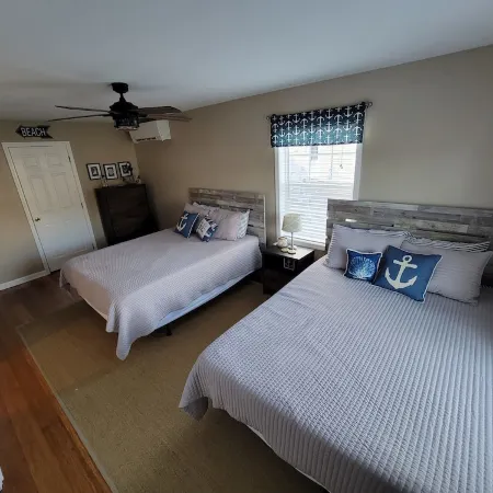 PRICE DROP - HIGHLY RATED! Cozy, single family home close to beach and golf