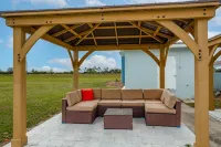 Stunning 2/1 apt. on 4 acres Hotels near Hammock Trail