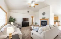 Charming 3-bedroom house in Twin Falls with King beds, BBQ grill