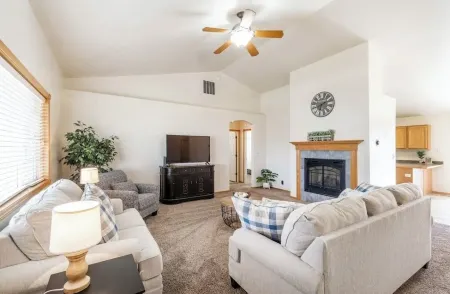 Charming 3-bedroom house in Twin Falls with King beds, BBQ grill