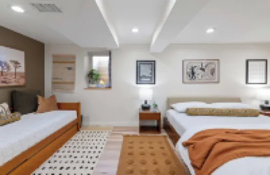 Relaxing Modern Basement Suite w/Private Entrance