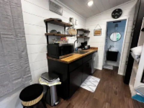 Tiny Home on Wheels: Your Modern Escape Awaits"