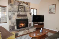 Secluded Cabin at Shaver Lake – Quiet, Private & Pet-Friendly