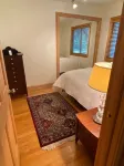 Charming Mountain Retreat Lg Mod/Kit on Stream/Fire-pit/Hot Tub Hotel dekat Windham Mountain