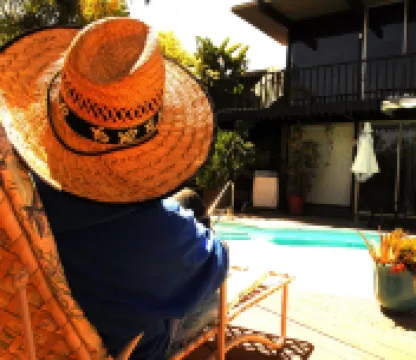 Sun Splashed Days, Warm Smiles When You Stay in Our Guest House.