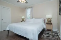 Serene Retreat: Charming 1BR/1BA Apt Close to DT