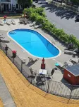 Relaxing View and Walking Distance to downtown Kirkland! Easy freeway access.