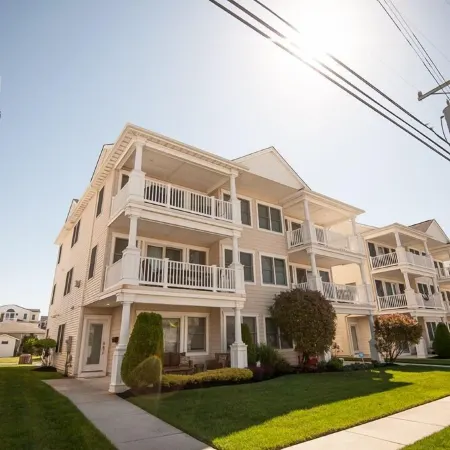 New 4BR Beach Block Home-Location, Location, Location!