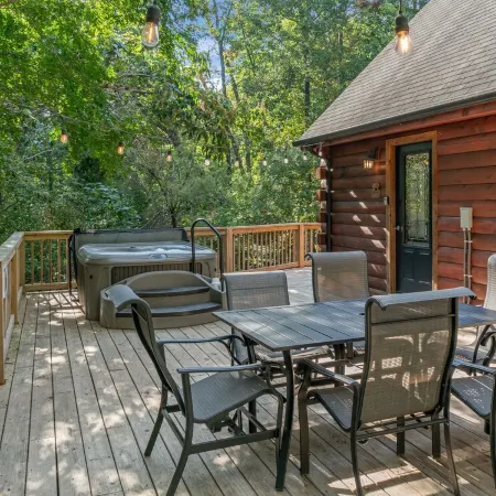 Spectacular Log Cabin Home 45 minutes to Asheville