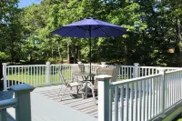 Harwich Hideaway, Close to Beach, Bike Path & 10 Minutes Away from Chatham!