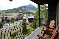 4 BR Mountain Side Condo with Heated Pool and Hot Tub! Sleeps 9