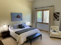 5-Star Craftsman Style Home - Contemporary Decor, Open & Sunny Floor Plan