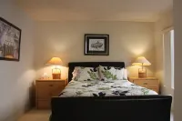 Monterey Country Club: Golf Course with Mountain Views!