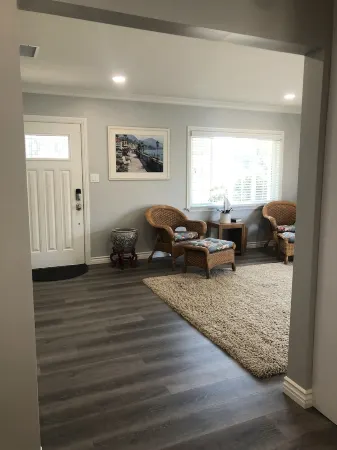 Charming 5 bedroom with a putting green Отели в г. Глендора