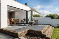 Luxury Character Cottage, less than 5 mins walk to the North Cornwall Coast