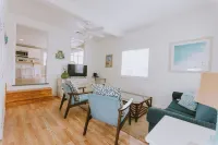 The Nags Head Cottage-Recently renovated in 2025! Walking distance to the beach!