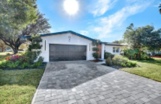 Family Escape in Fort Myers with Pool – Near Downtown and Beaches