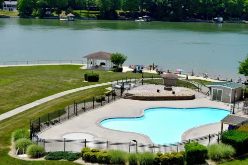 Welcome to Winny's at Mariners Landing Hotel a Bedford County