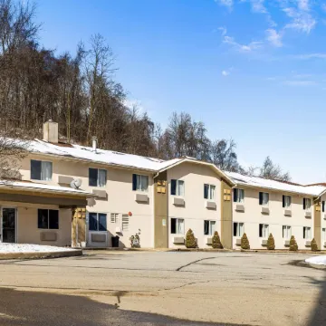Super 8 by Wyndham Pittsburgh/Monroeville