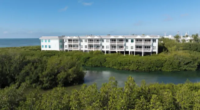 3-bedroom ocean view condo in delightful Key West with WiFi, AC