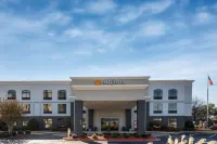 La Quinta Inn & Suites by Wyndham Kennesaw Hotels in Cobb County