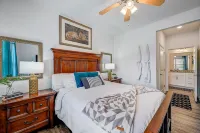 ⭐Stylish & Cozy⭐ 2BR/2BA w/King Bed, Pool & Gym Nr I295 & Downtown Hotels near Publix Super Market at Argyle Village