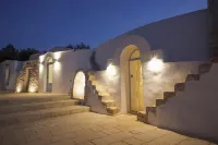 TD Lamiamola Stylish Trulli Lamie with Pool