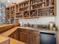 Bass Lake Cabin—Lake Views, BBQ: 4,000+ SQ FT!