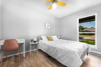 🌟Family-Friendly 4BR🛝Close to All DFW Attractions🌟 Hotel a Carrollton