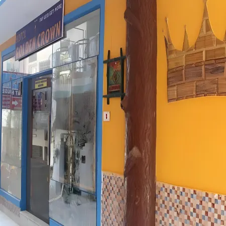 Hotel Golden Crown
