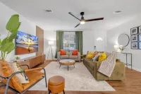 Stylish Mid-century Modern 3-bedroom 2.5 bath townhome in awesome Tallahassee