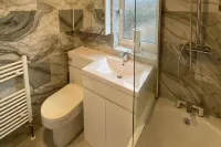 Coventry Stay - Sleeps 8 Free Parking & WiFi Hotels in 