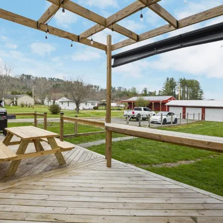 Charming 4 bedroom farmhouse with large backyard for entertaining!