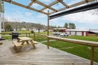 Charming 4 bedroom farmhouse with large backyard for entertaining!