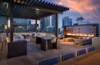 NEW Downtown Luxe King Suite | Sauna & Pool Access