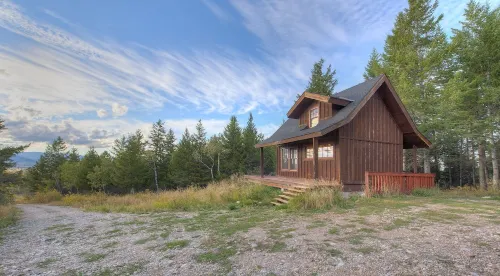 Fox Creek cabin in the woods