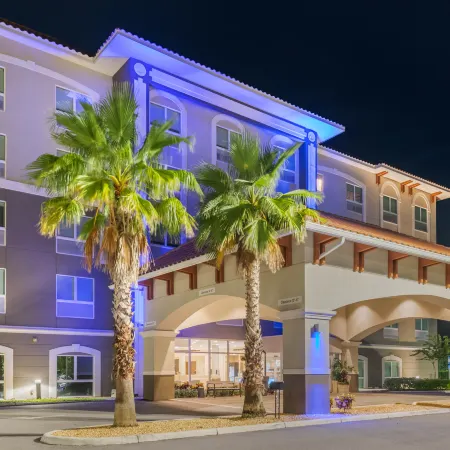 Holiday Inn Express & Suites ST. PETERSBURG - MADEIRA BEACH by IHG