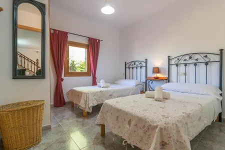 PILI - Wonderful villa with private pool amidst the fields. Free WiFi Отели в г. Puerto Colom