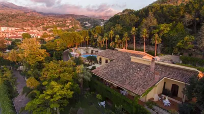 Luxury SPA Villa with Private Pool, Jacuzzi,Pine Forest - Available for Weddings Hotel in zona Magazzini Smart Partinico