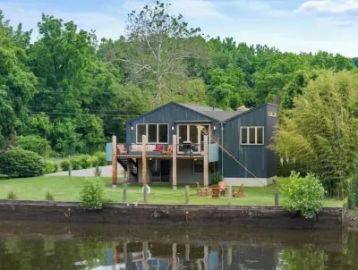 Modern Lakefront Retreat Hotels near Speedway