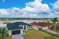 Scenic Modern Waterfront Home w/ Heated Pool & Spa and Beautiful Lake Views Hotels near Pine Island Crossing