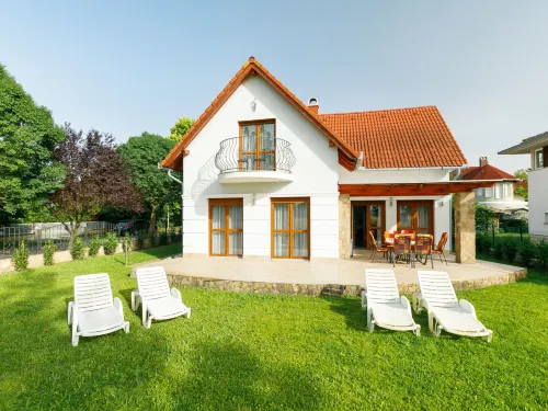 Lavender Hotels in Balatonőszöd