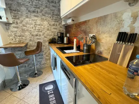 Görlitz - Design Apartment Iii, Hell, 35qm Zkb, Zentral zu Grenze Altstadt Park Отели рядом с достопримечательностью «Camping am Kühlhaus Görlitz - Alternativer Campingplatz trifft Industriekultur»