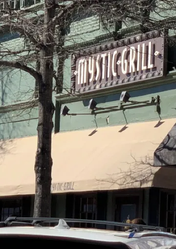 Epic Retreat at Mystic Falls-5 bd 3.5 BA-1 Mile from the Square & Clocktower