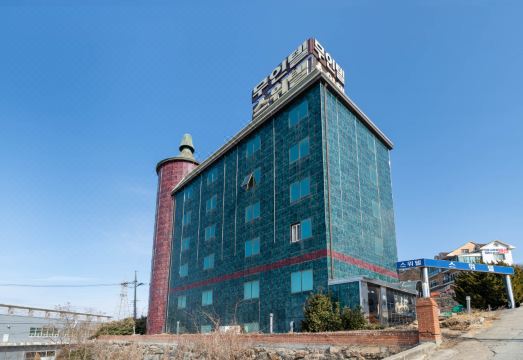 숙소 비교 분석 이미지