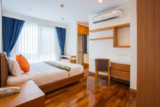 D Varee Montara Thonglor 25