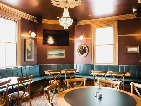 Shakespeare Hotel Отели в г. Surry Hills